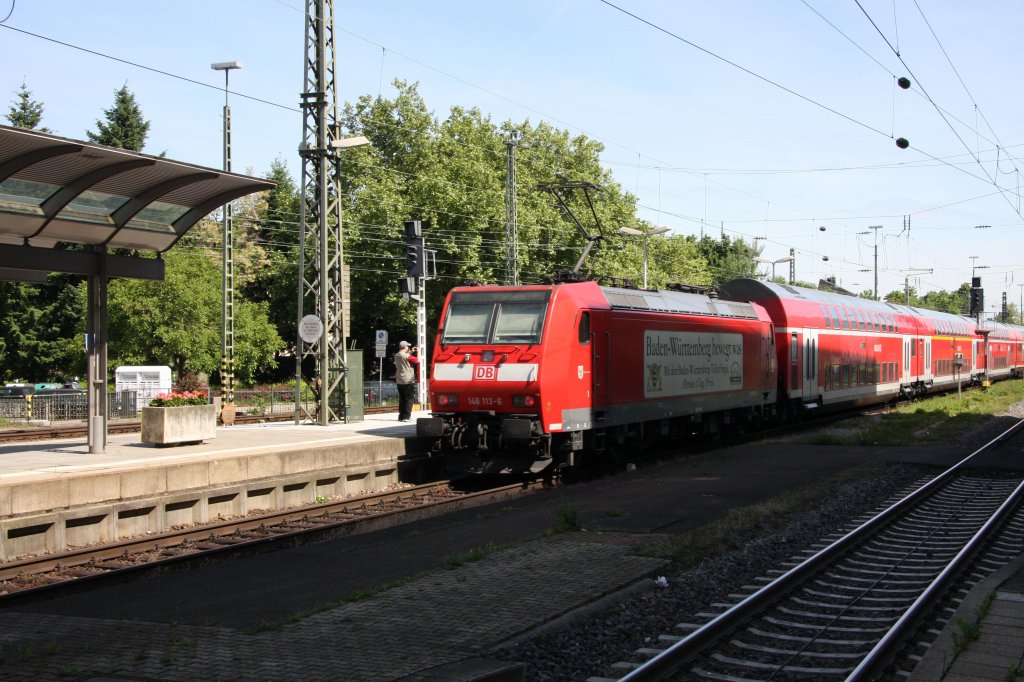 146 113-6 bei der Ausfahrt aus dem Freiburger Hbf am 17.05.2009