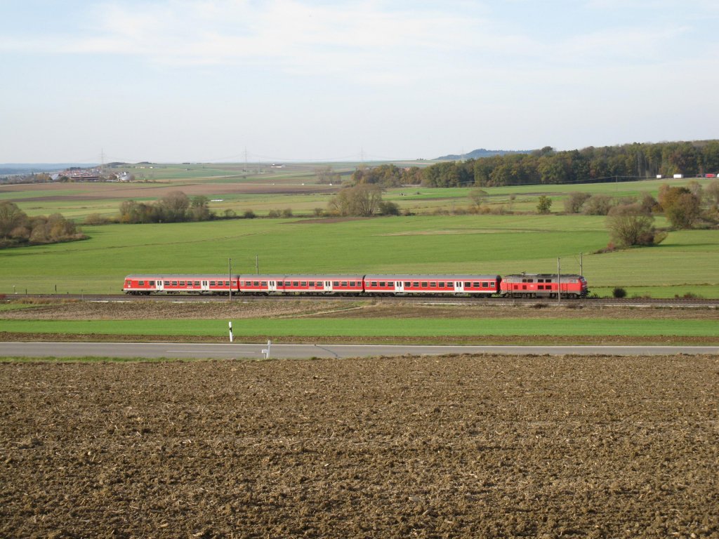 218 456-2 mit einem Regionalzug von Ulm Hbf nach Neustadt/Schwarzwald auf der Hhe von Gutmadingen aufgenommen am 27.10.09.