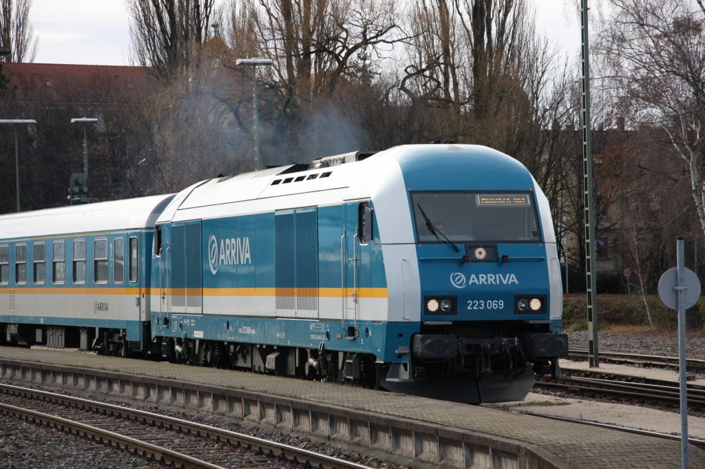 223 069 des Arriva-Lnderbahn-Express (ALEX)als ALX 38709 Von Lindau Hbf nach Mnchen Hbf in Lindau Hbf aufgenommen am 28.12.2009
