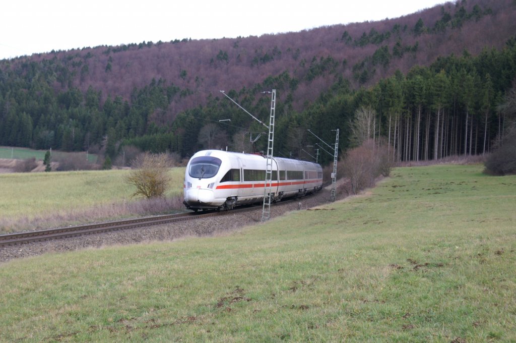 411 080-5  Darmstadt  (Zrich HB-Stuttgart Hbf) auf der Hhe von Mhringen aufgenommen am 28.11.09. 