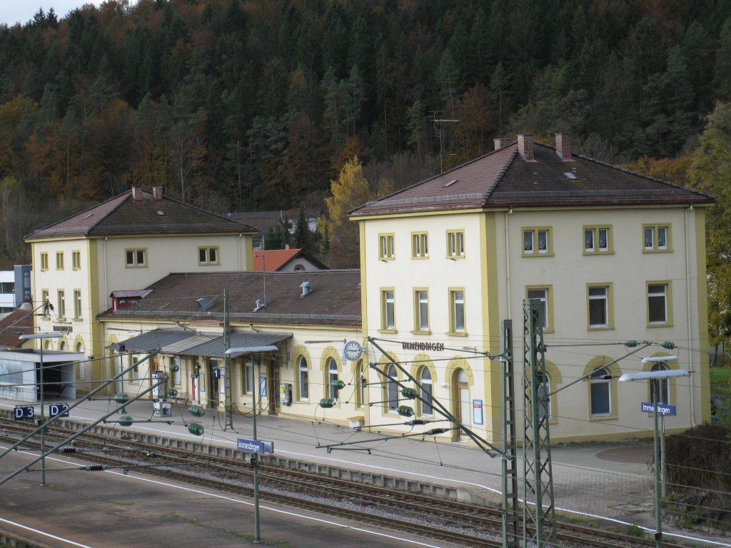 Das Bahnhofgebude von Immendingen aufgenommen am 26.10.09. 