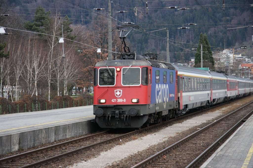 Die 421 389-8 als EC 194 von Mnchen Hbf nach Zrich HB in Bregenz aufgenommen am 28.12.2009 
