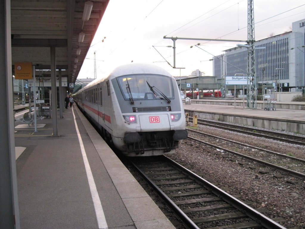 IC Steuerwagen DB 618080-91 115-8 Bpmdzfm im Hauptbahnhof von Stuttgart aufgenommen am 04.12.2009