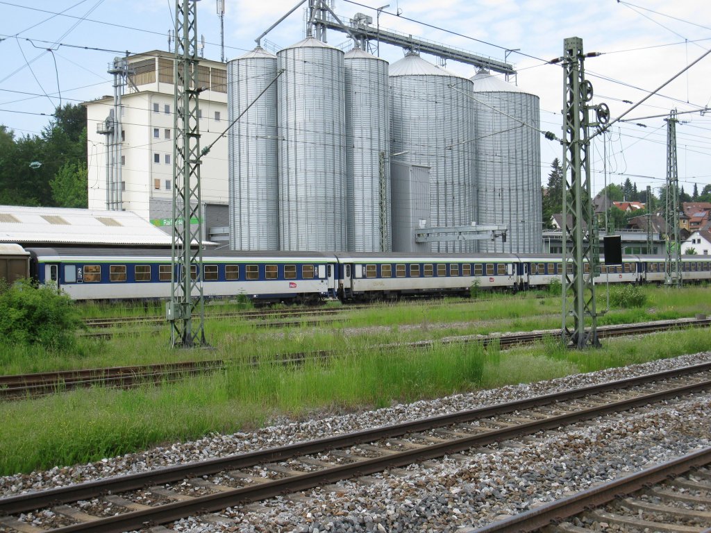 Wagen der SNCF corail im Donaueschinger Bahnhof am 24.05.09.  
