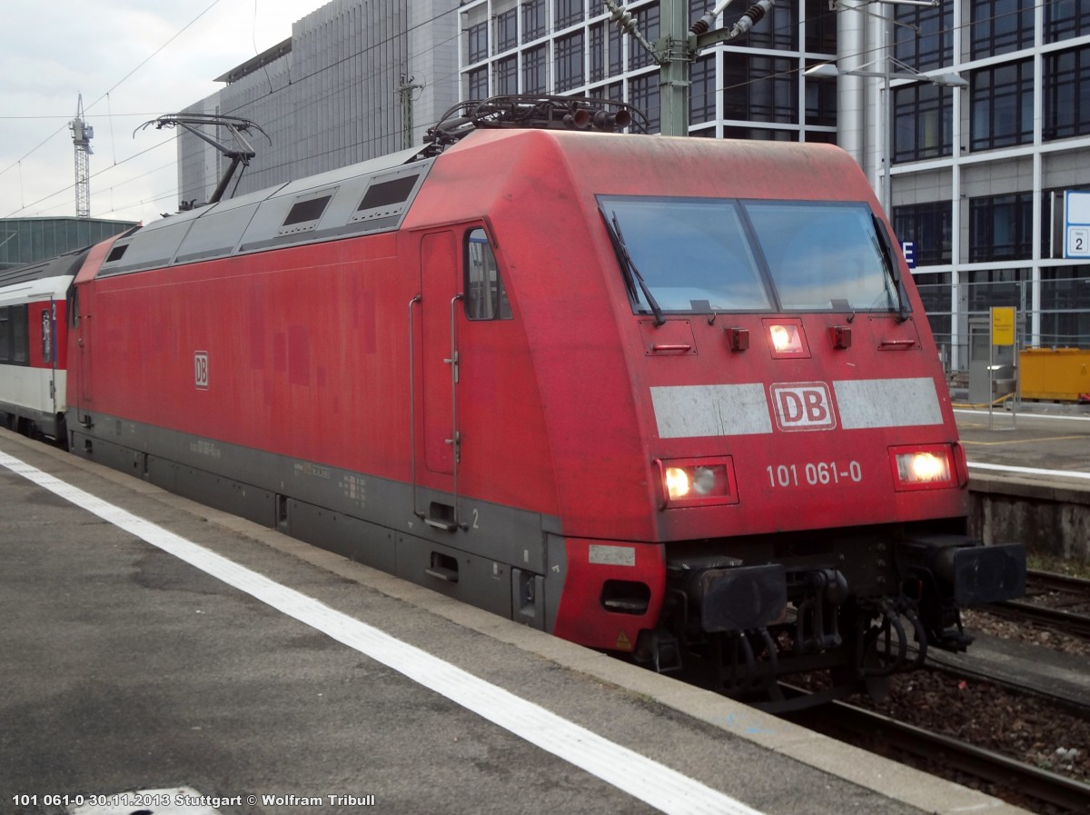 101 061-0 aufgenommen am 30.11.2013 im Hauptbahnhof Stuttgart