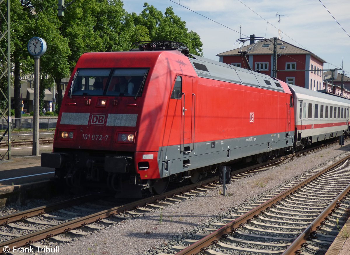 101 072-7 aufgenommen am 25.05.2014 im Bahnhof Singen
