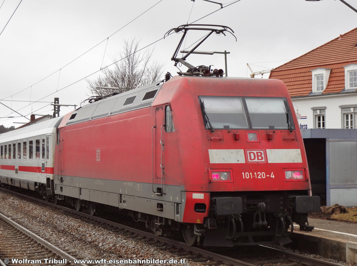 101 120-4 aufgenommen am 25.02.2012 im Bahnhof Donaueschingen