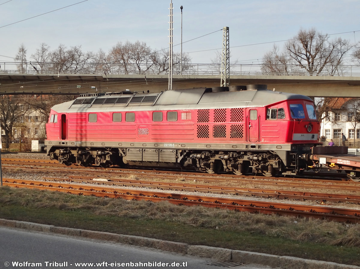 232 535-5 aufgenommen am 22.03.2013 im Bahnhof Donaueschingen