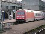 101-083-4/45737/die-101-083-4-im-hauptbahnhof-von Die 101 083-4 im Hauptbahnhof von Stuttgart aufgenommen am 04.12.2009