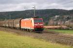 185-087-4/46940/185-087-4-mit-einem-gueterzug-auf 185 087-4 mit einem Gterzug auf der Hhe von Mhringen aufgenommen am 28.11.09. 
