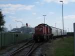 Die Diesellok 295 065-7 bei Rangierarbeiten im Hafen von Bremerhaven aufgenommen am 05.08.09