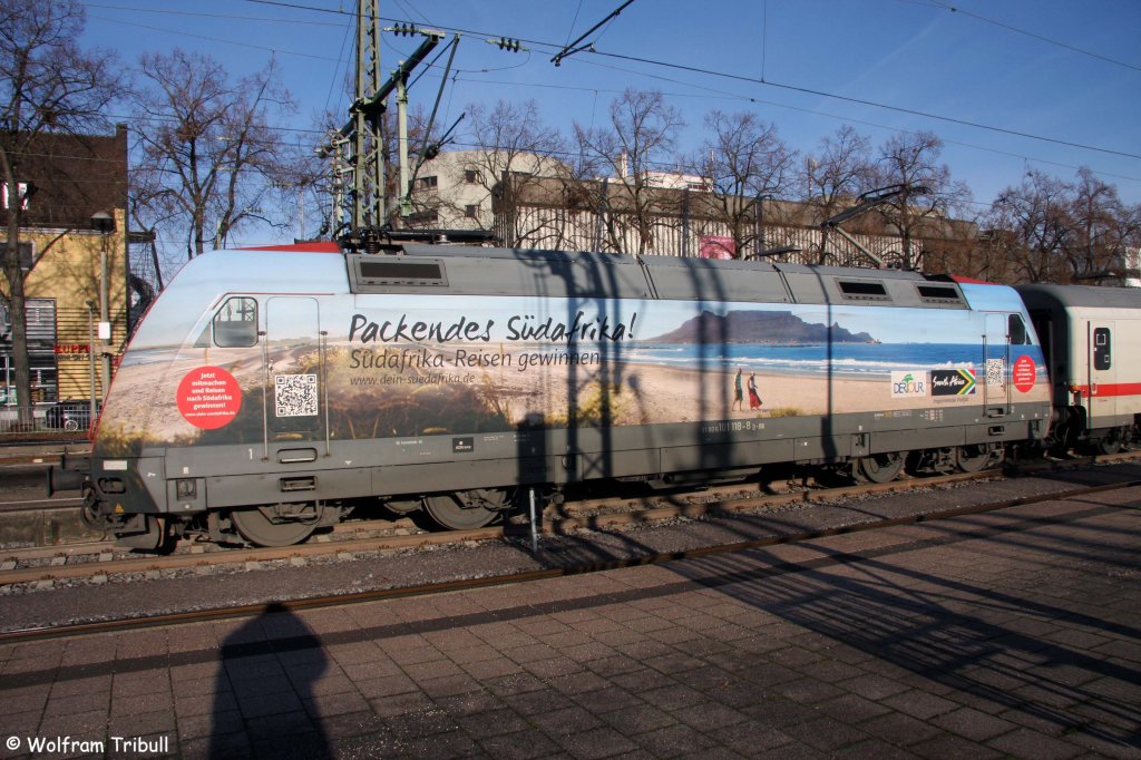 101 118-8 als IC 2370  Schwarzwald  von Konstanz nach Hannover Hbf im Bahnhof Singen aufgenommen am 24.12.2012