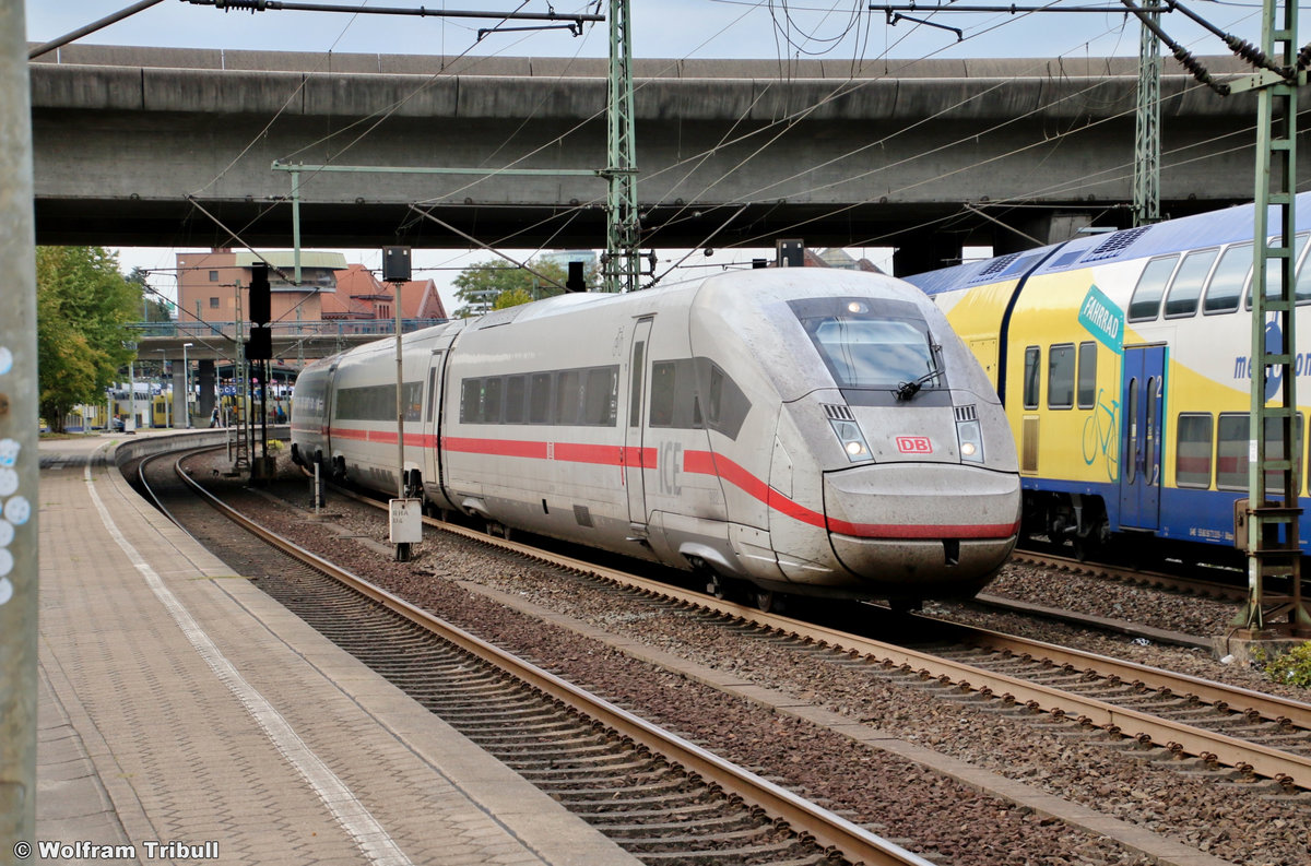 812 002-4/812 002-5 aufgenommen am 30.09.2018 im Bahnhof Hamburg-Harburg